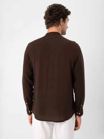 Antioch - Regular Fit Camisa em castanho