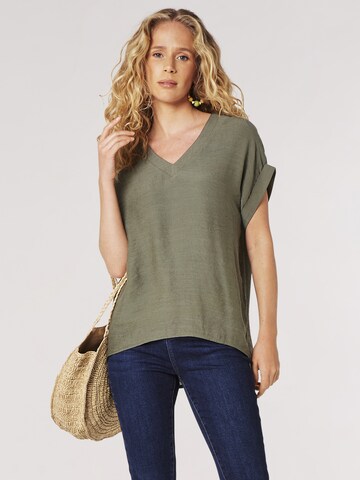 Apricot Shirt in Green: front