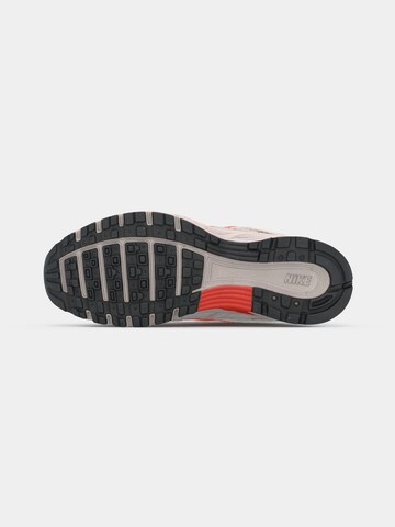 Sneaker bassa 'P-6000 PRM' di Nike Sportswear in grigio