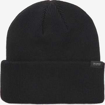 Căciulă de la Pull&Bear pe negru: față