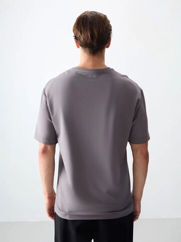 Tommy Life T-Shirt in Grau