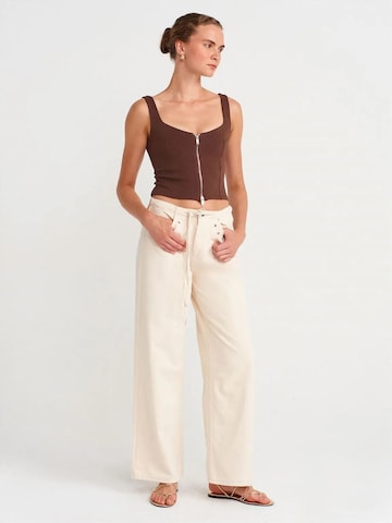 Dilvin - Blusa em castanho