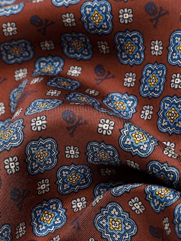 Batistă 'Skull' de la Scalpers pe roșu