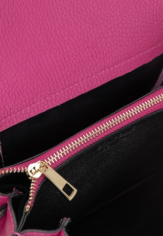 Usha Clutch in Pink