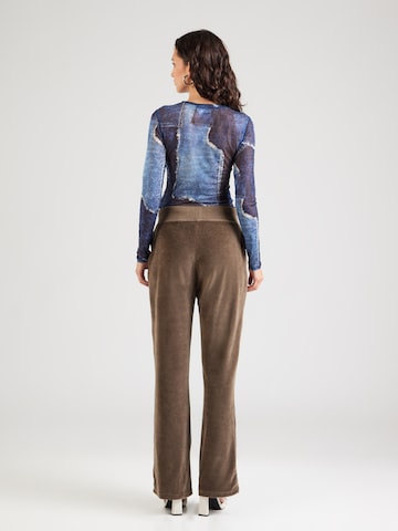 JOOP! Jeans - Loosefit Pantalón 'Trixa' en verde