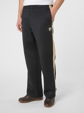 FILA Loosefit Housut 'VAIANO relaxed taped track pants' värissä musta: etupuoli