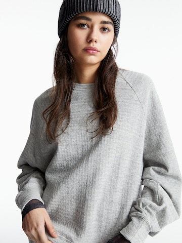 Sweat-shirt Pull&Bear en gris