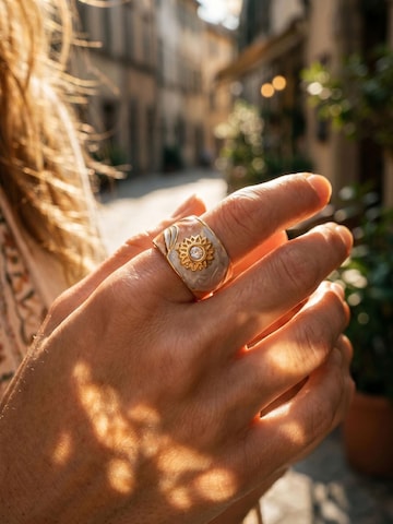 Nemomatheo Ring 'Émaille Floral' in Beige