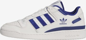 ADIDAS ORIGINALS Trampki niskie 'Forum' w kolorze biały: przód