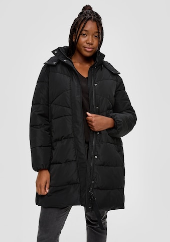 TRIANGLE Winter Coat in Black: front