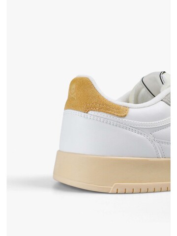 Scalpers Platform trainers ' ' in White