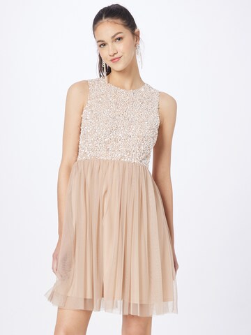 Robe de cocktail 'Picasso' LACE & BEADS en rose : devant