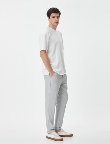 Koton Slim fit Trousers in Grey