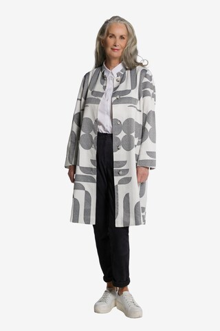 Ulla Popken Between-Seasons Coat in White: front