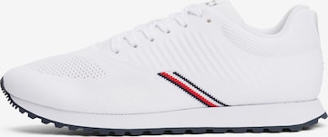 TOMMY HILFIGER Matalavartiset tennarit 'New Runner' värissä valkoinen: etupuoli