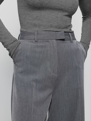 Regular Pantalon à plis 'Shirin' RÆRE by Lorena Rae en gris