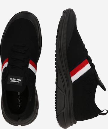 TOMMY HILFIGER - Zapatillas sin cordones 'Modern Runner' en negro