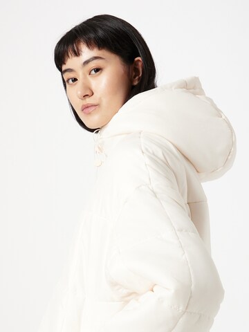 Nike Sportswear - Chaqueta de invierno en blanco