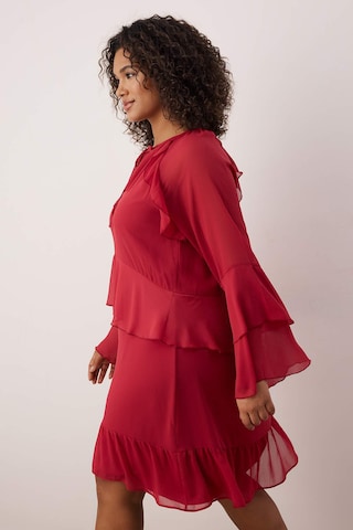 Robe Trendyol Curve en rouge