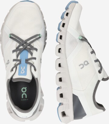 On Sneakers 'CloudX 3 AD' in White