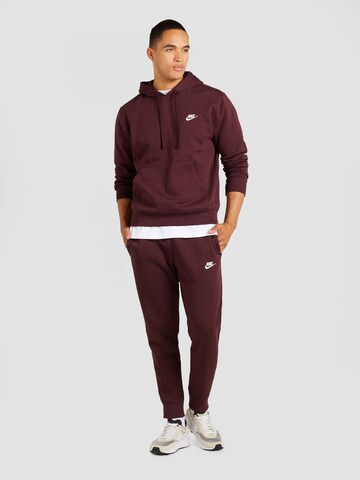 Tapered Pantaloni 'CLUB FLEECE' de la Nike Sportswear pe roșu
