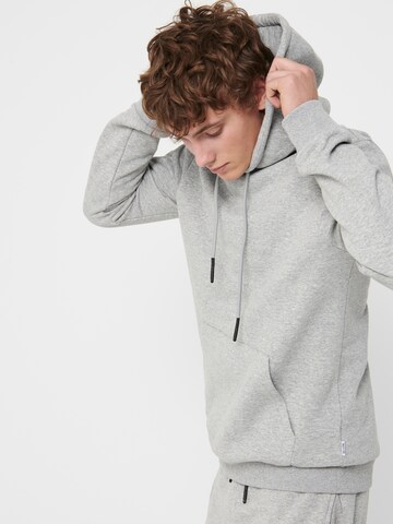 Coupe regular Sweat-shirt 'Ceres' Only & Sons en gris