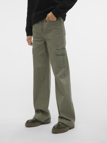 Wide Leg Jeans cargo 'TESSA' VERO MODA en vert