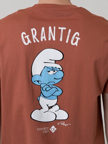 Bavarian Caps Shirt 'Grantler Klub: Muffi' in Red