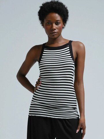 Seamless Basic Top 'Silky Daze' in Schwarz: Vorderseite