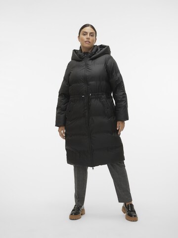 Vero Moda Curve Wintermantel 'NOE' in Zwart: voorkant