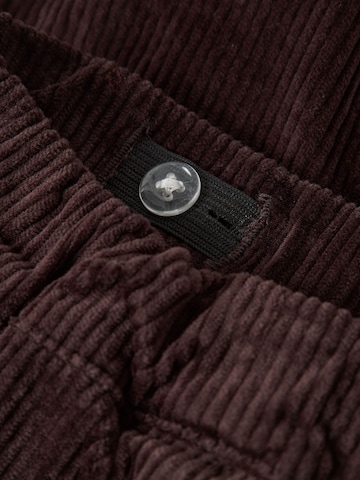 NAME IT - regular Pantalón en marrón