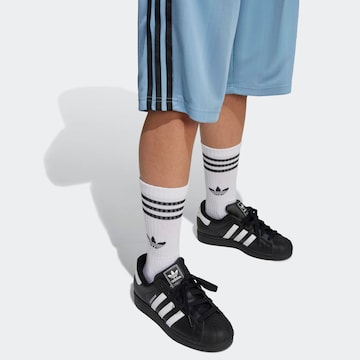 ADIDAS ORIGINALS Loosefit Shorts in Blau
