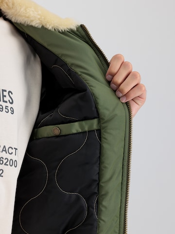 Giacca invernale 'Injector III Air Force' di ALPHA INDUSTRIES in verde