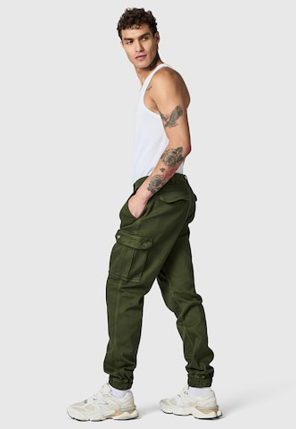 Effilé Pantalon cargo 'Siwas' Peak Time en vert