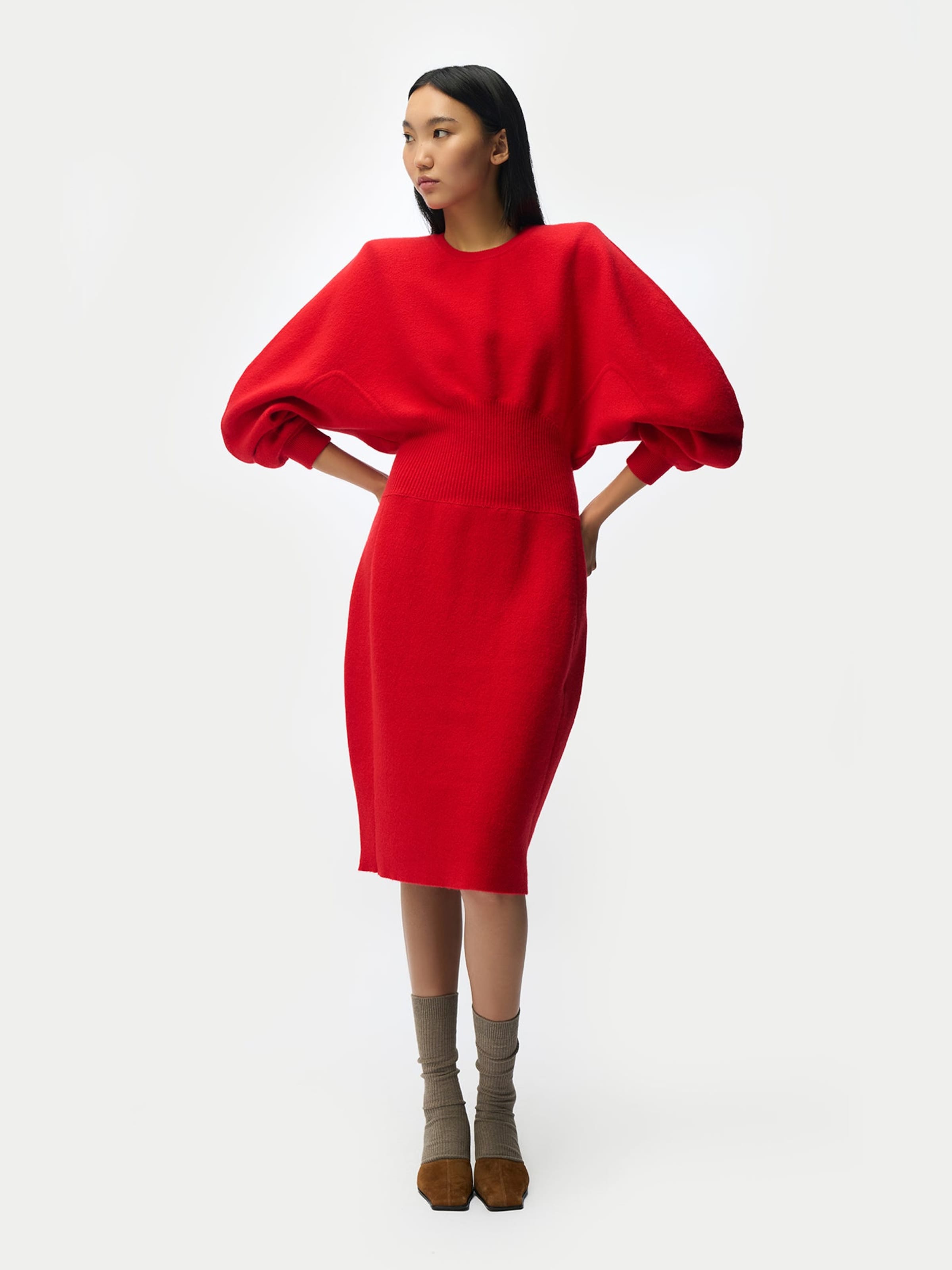 GOBI Cashmere - Vestido 'Cashmere Sculptural Dress' en rojo: frente