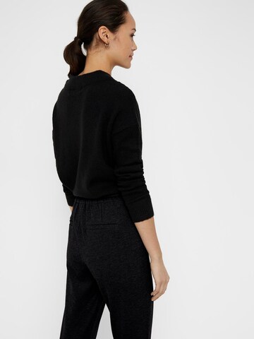 Coupe slim Pantalon 'Eva' Vero Moda Petite en noir