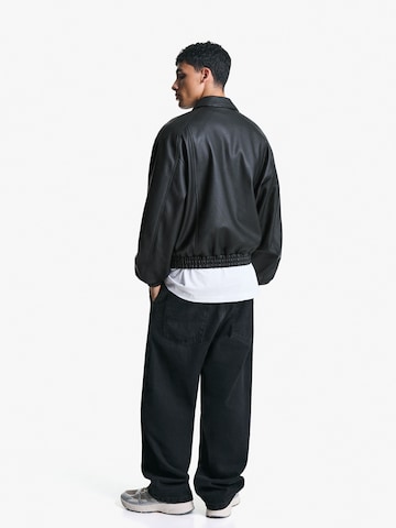 Geacă de primăvară-toamnă de la Bershka pe negru