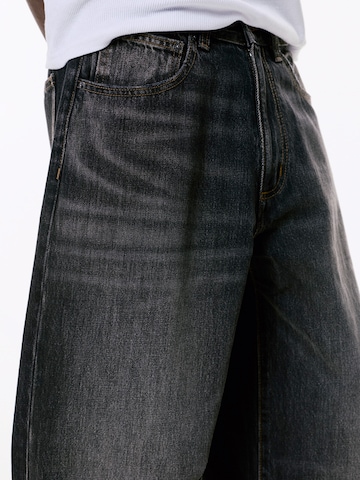 Pull&Bear Baggy Farkut värissä musta