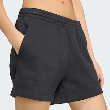 ADIDAS ORIGINALS - Loosefit Pantalón 'Essentials' en negro