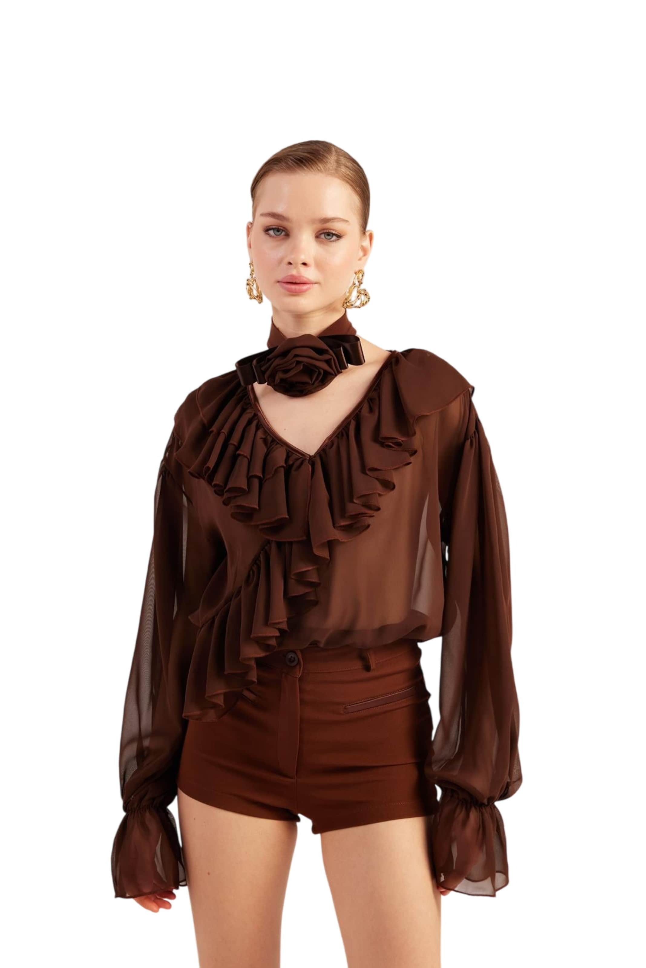 HOLLY LOLLY Blouse in Bruin: voorkant