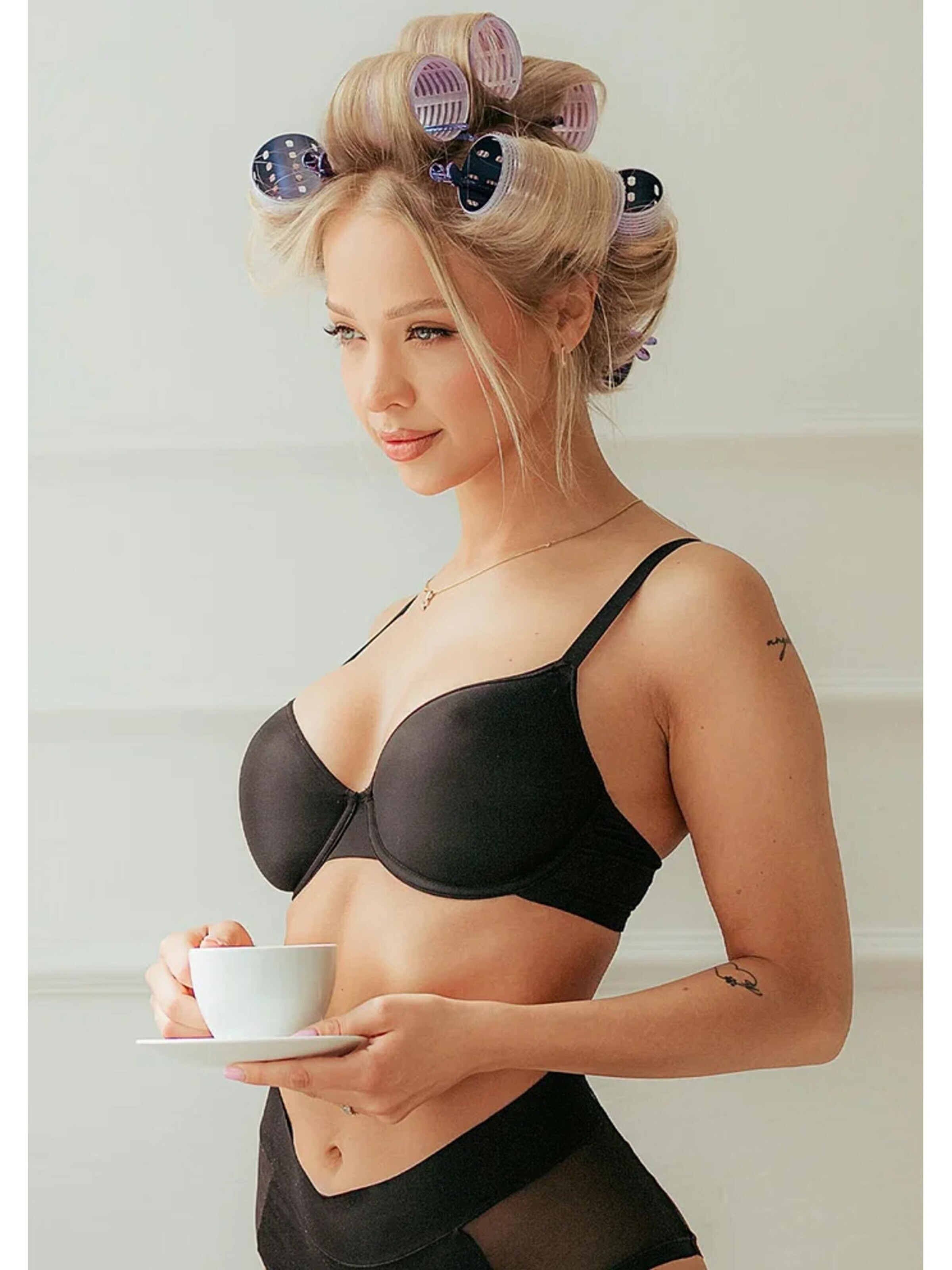 Marilyn Koszulkowy Biustonosz 'Miękki biustonosz fiszbina spacer cup Wonderful New Marilyn' w kolorze czarny