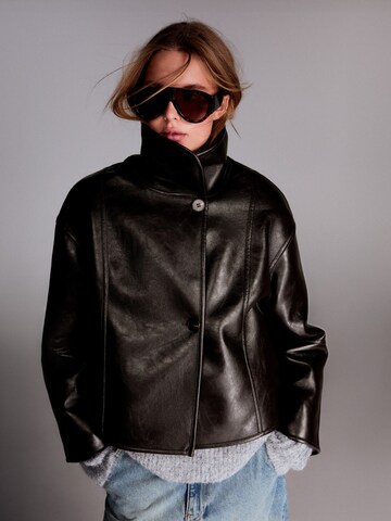 Bershka Between-season jacket in Brown: front