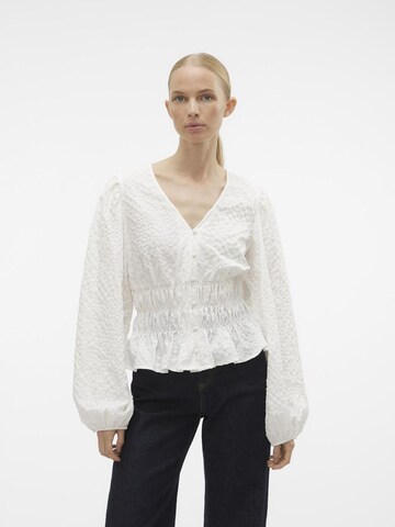 VERO MODA Blouse 'LOVA' in White: front