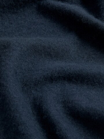 Lyle & Scott Scarf in Blue