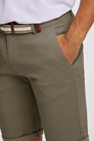 Lindbergh Regular Shorts 'Superflex' in Grün