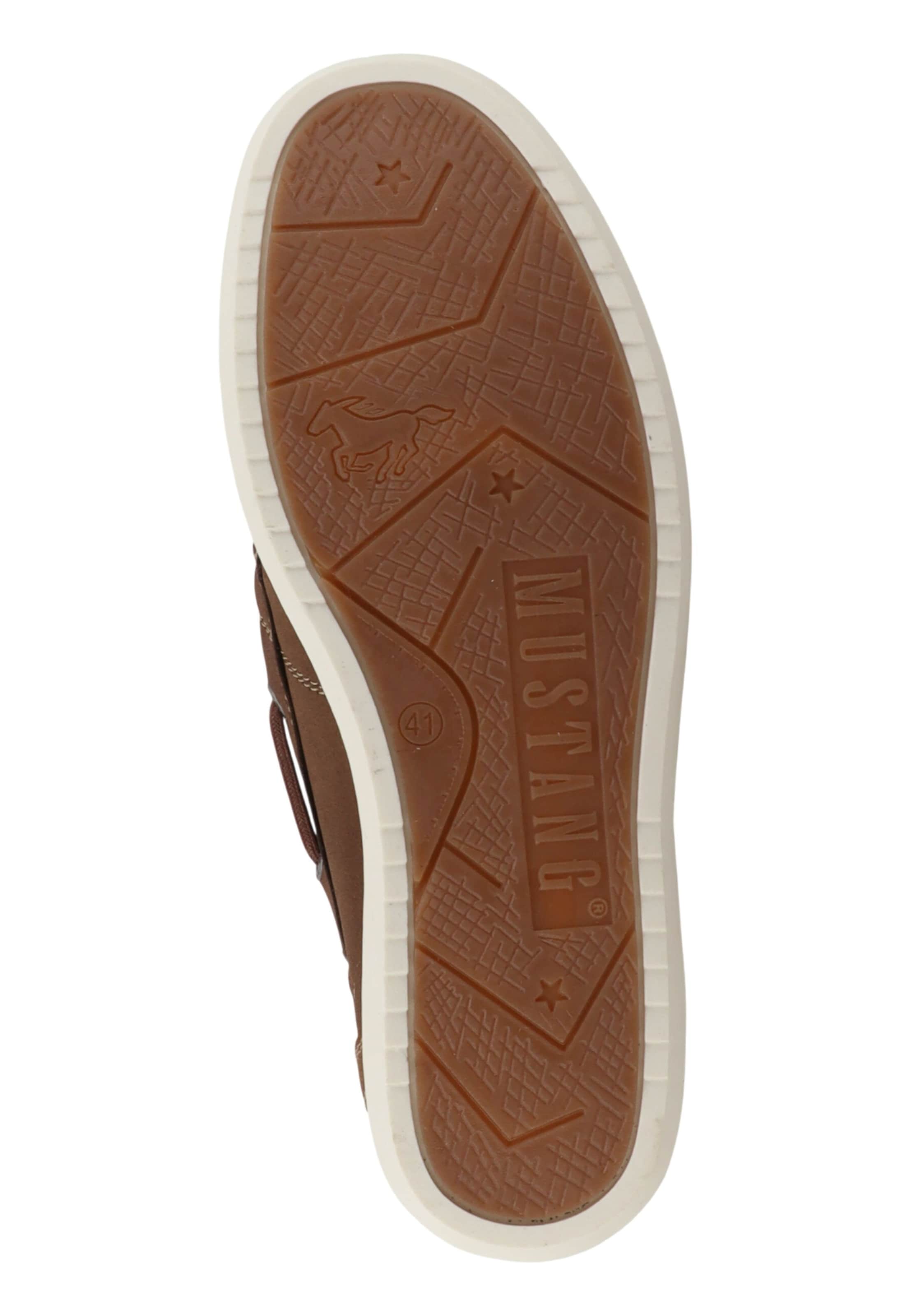 MUSTANG Mocassins in Bruin