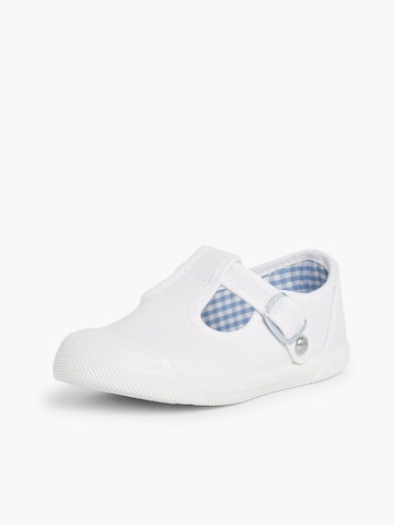 Pisamonas First-Step Shoes in White: front