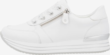 Baskets basses REMONTE en blanc : devant