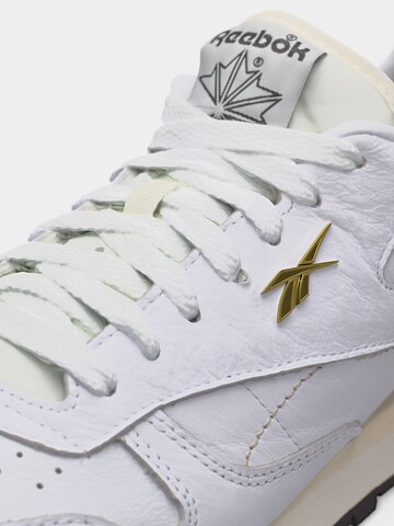 Reebok Rövid szárú sportcipők 'CLASSIC' - fehér