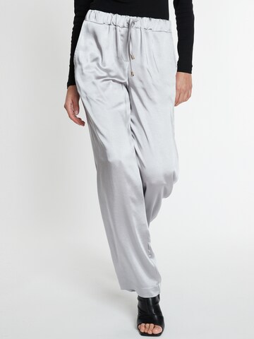 Ana Alcazar Regular Hose 'Sibby' in Silber: Vorderseite
